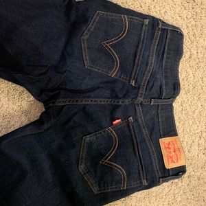 dark wash Levi’s